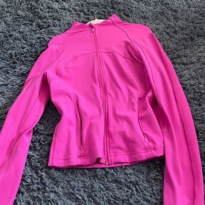 Sonic pink lulu cropped defy jacket